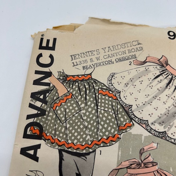 Advance Vintage 1950's Pattern #9564 Half Aprons One Size - Picture 2 of 7